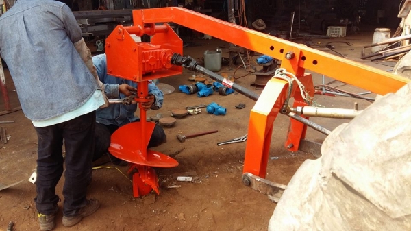 มาแบ่งปันกันค่ะ อุปกรณ์รถไถราคาไม่แพง เครื่องขุดหลุม เจาะดิน ขายปลีกและส่ง รับประกันความพึงพอใจ