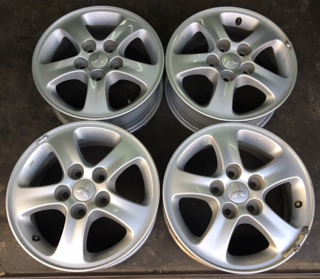 แม็ก 5รู114 ขอบ 15 แม็ก 5รู114 ขอบ 15