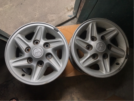 แม็ก Mitsu Strada ขอบ 14 6รู แม็ก Mitsu Strada ขอบ 14 6รู