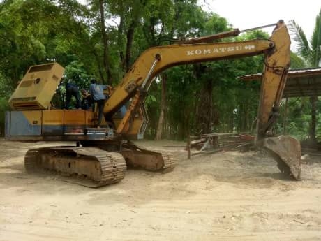 KOMATSU PC200 LC-2