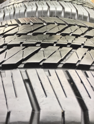 ยาง Bridgestone 265 65 17 ปลายปี15 ดอกเต็ม ไม่มีปะ ราคาไม่แพง ยาง Bridgestone 265 65 17 ปลายปี15 ดอกเต็ม ไม่มีปะ ราคาไม่แพง