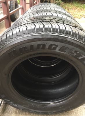 ยาง Bridgestone 265 65 17 ปลายปี15 ดอกเต็ม ไม่มีปะ ราคาไม่แพง ยาง Bridgestone 265 65 17 ปลายปี15 ดอกเต็ม ไม่มีปะ ราคาไม่แพง
