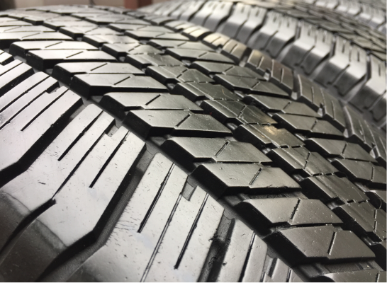 ยาง Bridgestone 265 65 17 ปลายปี15 ดอกเต็ม ไม่มีปะ ราคาไม่แพง ยาง Bridgestone 265 65 17 ปลายปี15 ดอกเต็ม ไม่มีปะ ราคาไม่แพง