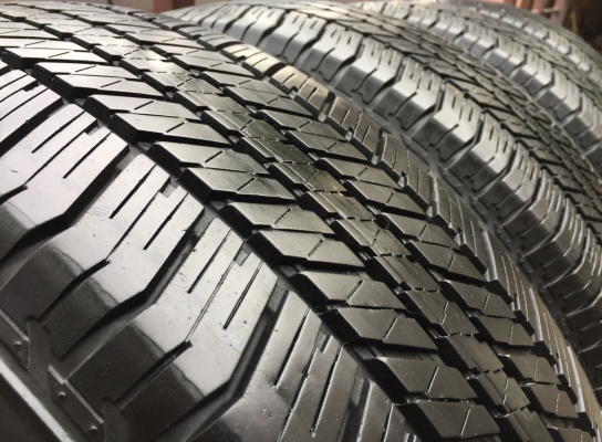 ยาง Bridgestone 265 65 17 ปลายปี15 ดอกเต็ม ไม่มีปะ ราคาไม่แพง ยาง Bridgestone 265 65 17 ปลายปี15 ดอกเต็ม ไม่มีปะ ราคาไม่แพง