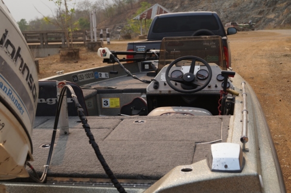 เรือแบสเรนเจอร์   ราคา 185000  พร้อมเทเลอร์ใหม่