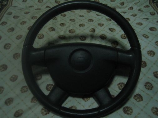 พวงมาลัยเชฟ สภาพใหม่ ไม่มีเเตก เเป้นเเตรสามารถเปลี่ยนเป็นของดีเเมกได้ครับ