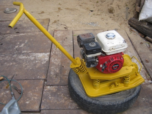 ให้เช่่าเครื่องมือก่อสร้าง เครื่องตบดิน ตบทราย เครื่องขัดหน้าปูน และเครื่องมือก่อสร้างอื่นๆถนนเทพารักษ์-บางพลี T.0865292215 ส่งได้ ด่วนได้ ทำงานได้เลย