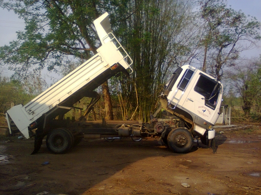 6 ล้อดัมพ์...