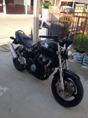 ขาย CB SF400 เทค1 ปี2001 ทะเบียนพร้อมโอน