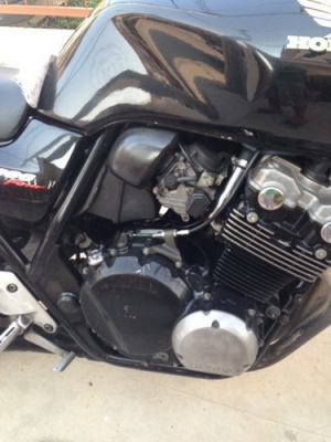 ขาย CB SF400 เทค1 ปี2001 ทะเบียนพร้อมโอน