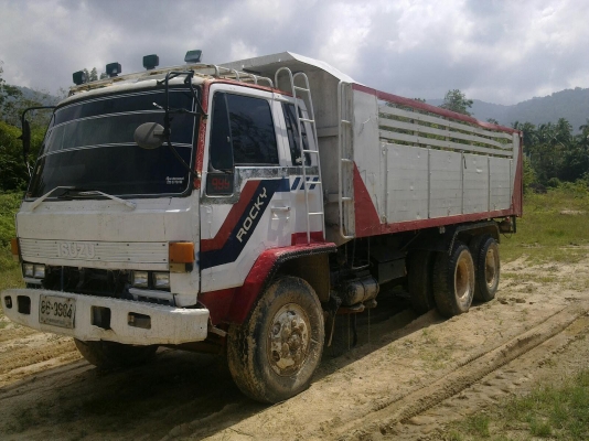 สิบล้อดั้มพ์