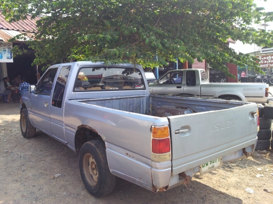 อีซูซเดิมสวย ขายถูก พร้อมใช้