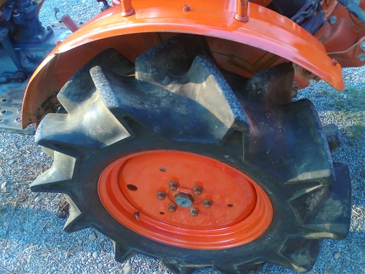 ขายรถไถ Kubota B7001 ขับ 4 พร้อมโรตารี่ ไม่เคยใช้งานในไทยครับ