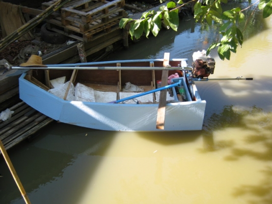 ให้ฟรี เรื่อไม้หุ้มไฟเบอร์  ติดเรื่องยนต์