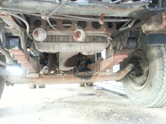 รถน้ำ  6  ล้อ