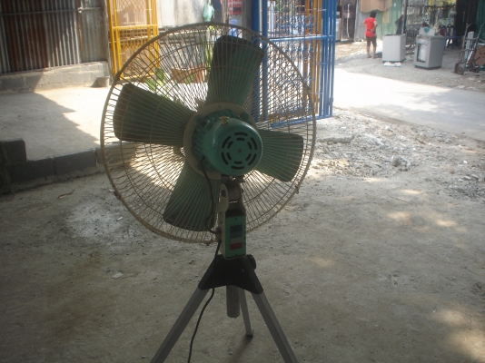 กำลังลงประกาศ  ก็ขายแล้ว   พัดลมประหยัดไฟ  001800บาท