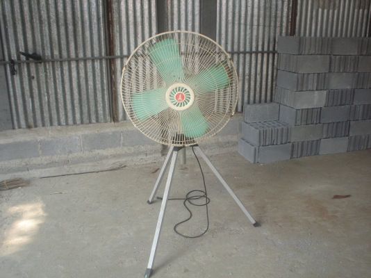 กำลังลงประกาศ  ก็ขายแล้ว   พัดลมประหยัดไฟ  001800บาท