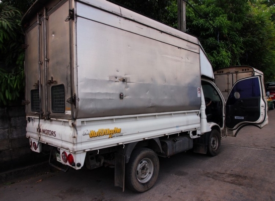 @@__KIA JUMBO 2700cc ปี05 มีหลังคา__@@  KIA JUMBO ปี05 เครื่อง 2700 CC  มีหลังคาพร้อมใช้ 081-3097045 ประเมศฐ์