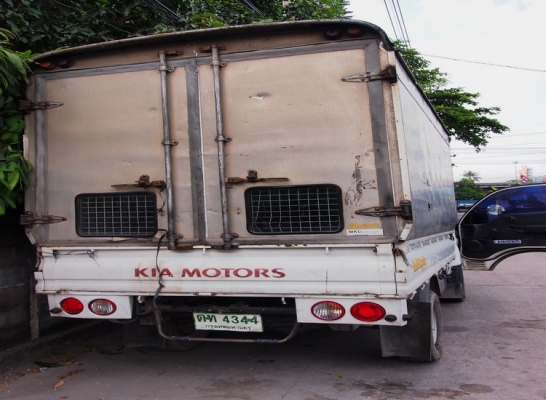 @@__KIA JUMBO 2700cc ปี05 มีหลังคา__@@  KIA JUMBO ปี05 เครื่อง 2700 CC  มีหลังคาพร้อมใช้ 081-3097045 ประเมศฐ์