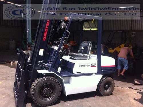 ขาย รถโฟล์คลิฟท์ KOMATSU รุ่น FD25 -11