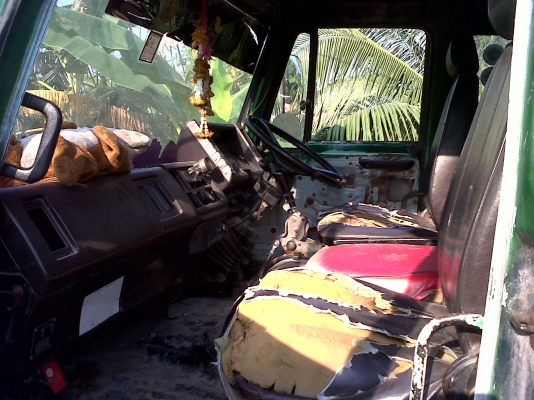 ขาย10ล้อเพลาเดียวพื้นเรียบ ร๊อคกี้ (คัสซีหัวยาว)