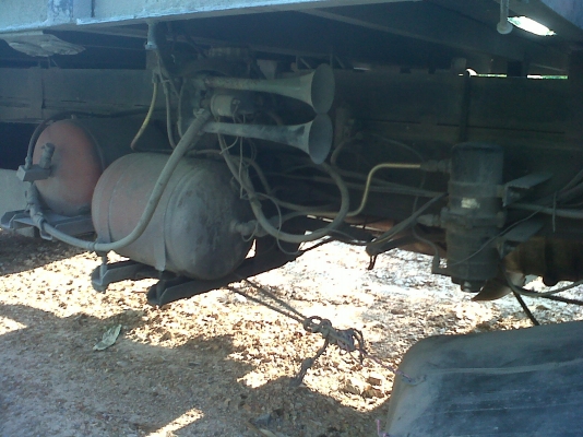 ขาย10ล้อเพลาเดียวพื้นเรียบ ร๊อคกี้ (คัสซีหัวยาว)