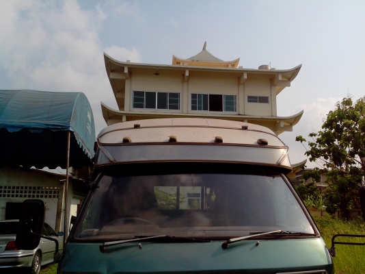 ขายด่วนหลังคารถ6ล้อกลางพร้อมเบาะนั่งครบชุดสนใจติดต่อโดยตรง0892050655