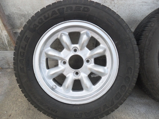 ล้อกล้วย 13นิ้ว 4รู พร้อมยาง ล้อกล้วย 13นิ้ว 4รู พร้อมยาง