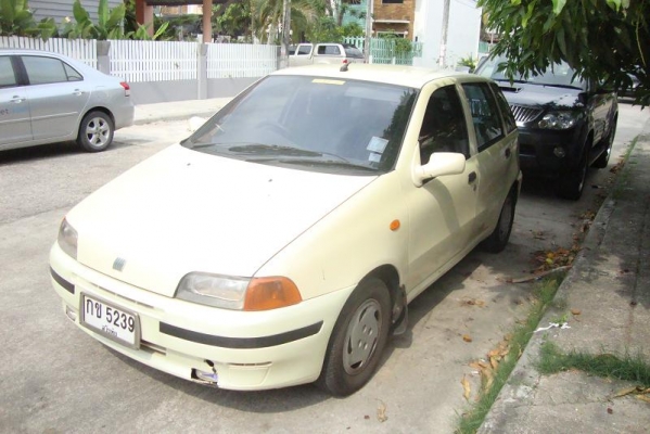 ขาย FAIT PUNTO1.0 i สีขาว แอร์ cd กระจกไฟฟ้า พวงมาลัยเพาเวอร์ เกียร์แมนวลรถเล็กๆในฝัน รถมือที่สอง