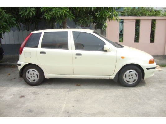 ขาย FAIT PUNTO1.0 i สีขาว แอร์ cd กระจกไฟฟ้า พวงมาลัยเพาเวอร์ เกียร์แมนวลรถเล็กๆในฝัน รถมือที่สอง