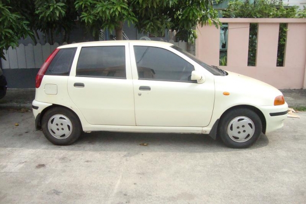 ขาย FAIT PUNTO1.0 i สีขาว แอร์ cd กระจกไฟฟ้า พวงมาลัยเพาเวอร์ เกียร์แมนวลรถเล็กๆในฝัน รถมือที่สอง