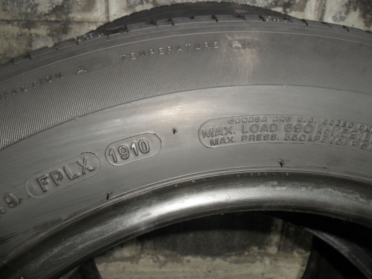 ยาง MICHELIN vivacy 215/60R16 ปี10 สวยๆ ยาง MICHELIN vivacy 215/60R16 ปี10 สวยๆ