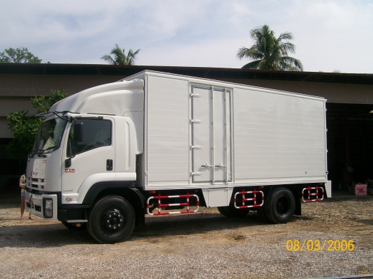 ดาวน์ 6 ล้อ 7.50 เมตร 240 แรงม้า *** ดาวน์ 357,000 บาท