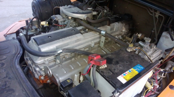 รถยกโตโยต้ารุ่น 7 น้ำหนักยก 3.5 ตัน เสาสูง 6 เมตร เกียร์ออโต้ เครื่องเบนซินติดแก๊ส ช.ม.ทำงาน 3,900 ช.ม.