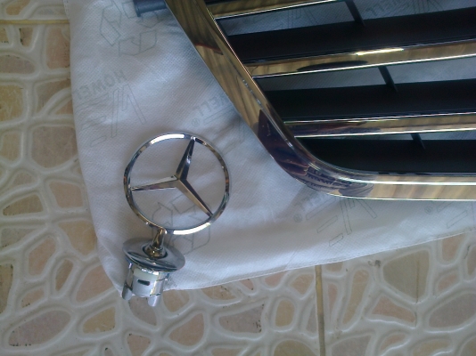 กระจังหน้า-โลโก เบนซ์ ของใหม่ห้างแท้ๆ E200 ปี*2013 กระจังหน้า-โลโก เบนซ์ ของใหม่ห้างแท้ๆ E200 ปี*2013