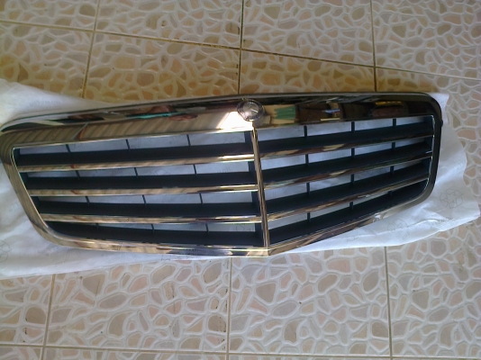 กระจังหน้า-โลโก เบนซ์ ของใหม่ห้างแท้ๆ E200 ปี*2013