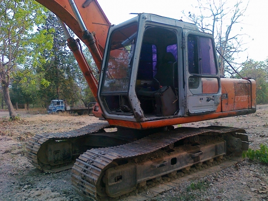 ขายแบคโฮ Hitachi EX200 - 1