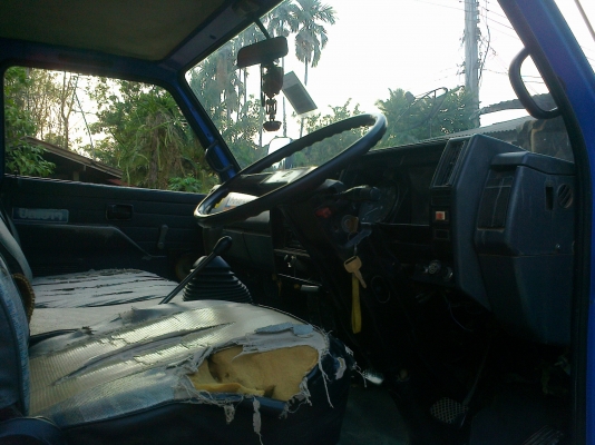 ขายด่วน 6 ล้อดั้มพ์ Isuzu 175 แรงชัชซี NRR