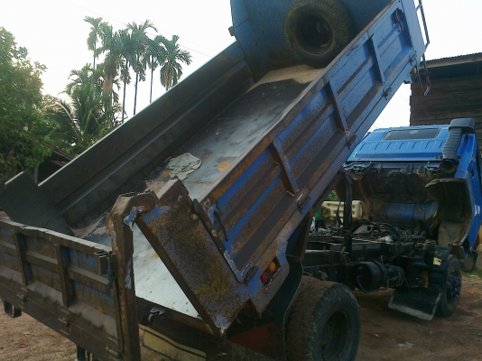 ขายด่วน 6 ล้อดั้มพ์ Isuzu 175 แรงชัชซี NRR