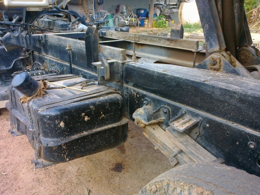 ขายด่วน 6 ล้อดั้มพ์ Isuzu 175 แรงชัชซี NRR