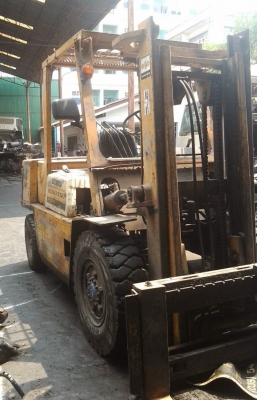 ขายรถ โฟล์คลิฟท์  KOMASTU 3ตัน