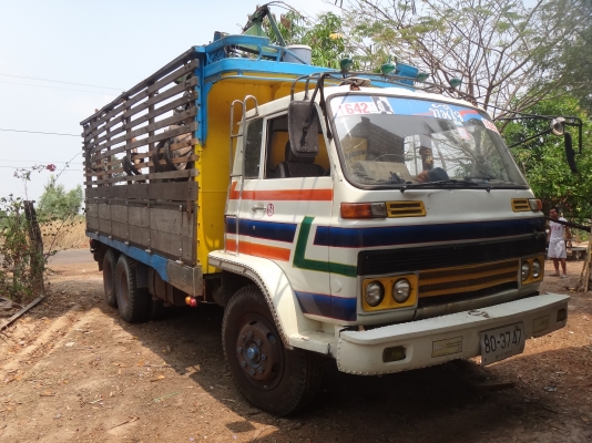 ขายด่วน  รถสิบล้อเพลาเดียว  ISUZU  JCM  เครื่อง 6BD1 สวยพร้อมใช้งาน