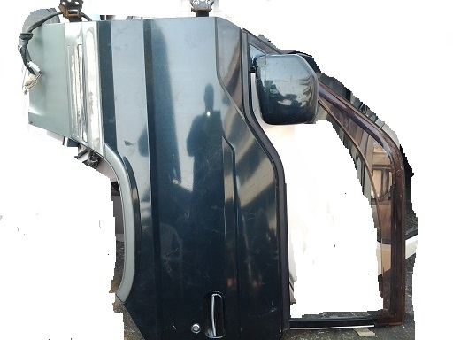 ขายประตูคู่หน้า NISSAN URVAN