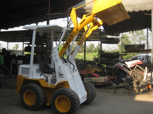 ขายรถตัก KOMATSU SK07 พร้อมใช้งาน