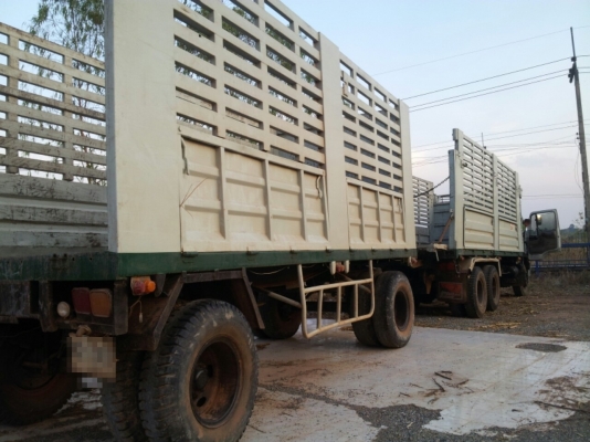 HINO FM1M 220 แรงม้า 18 ล้อ ไม่ดั้ม  รถบ้านพร้อมขายค่ะ