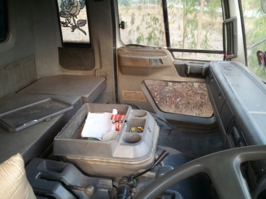 HINO FM1M 220 แรงม้า 18 ล้อ ไม่ดั้ม  รถบ้านพร้อมขายค่ะ