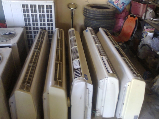 ขายแอร์สำนักงานสภาพพร้อมใช้งานไม่มีปัญหาใช้ไฟ3เฟสนะครับสนใจมาลองคุยได้เหมาหมด 5 ชุด ราคาคุยกันได้นะจร้า ราคาถูกๆๆๆมากๆๆ