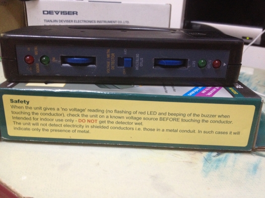 เครื่องหาตำแหน่งโลหะไม้และสายไฟฟ้าในผนังฝ้า Pro'kits NT-6352 เครื่องหาตำแหน่งโลหะไม้และสายไฟฟ้าในผนังฝ้า Pro'kits NT-6352