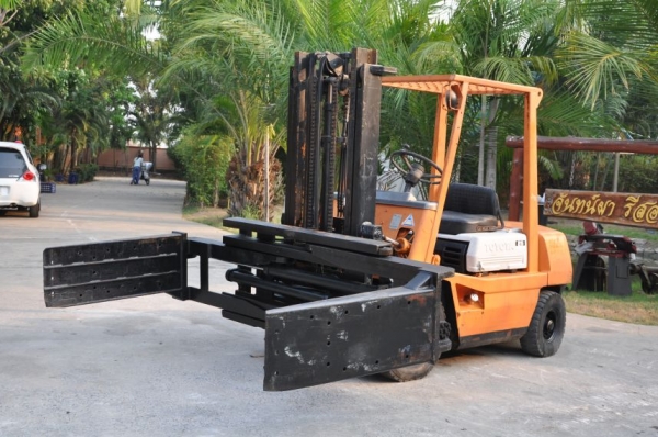 ขาย FORKLIFT TOYOTA2.5ตันครึ่ง (งาหนีบ)สภาพสวยเดิมจากญี่ปุ่น ขาย120,000บาท
