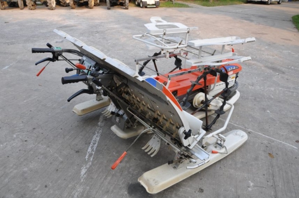 ขายรถดำนาเดินตามKUBOTA SP4 สภาพสวยจัด นำเข้าญี่ปุ่นยังไม่เคยใช้ในไทย 42,000บาท!!